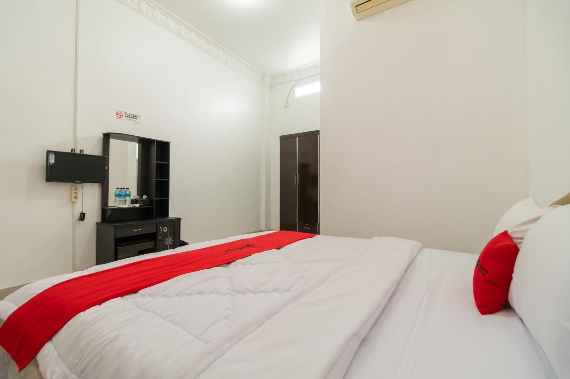 Reddoorz Syariah Near Universitas Putra Indonesia Padang Ngoại thất bức ảnh